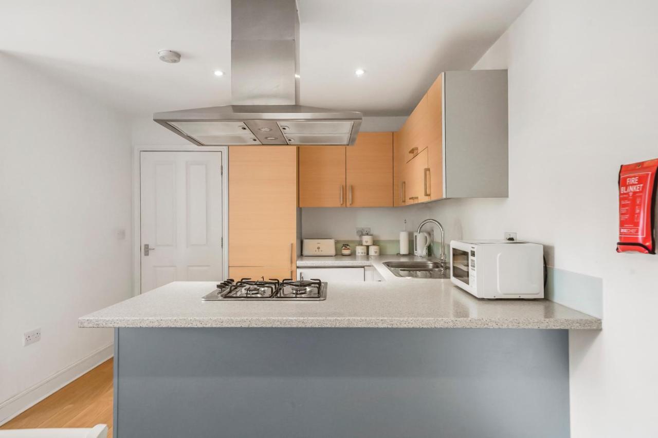 Luxnightzz - Two Bed - Close To North Station And Hospital Colchester Ngoại thất bức ảnh